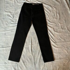 Women’s black Levi’s Strauss signature mid rise straight jeans size 4s